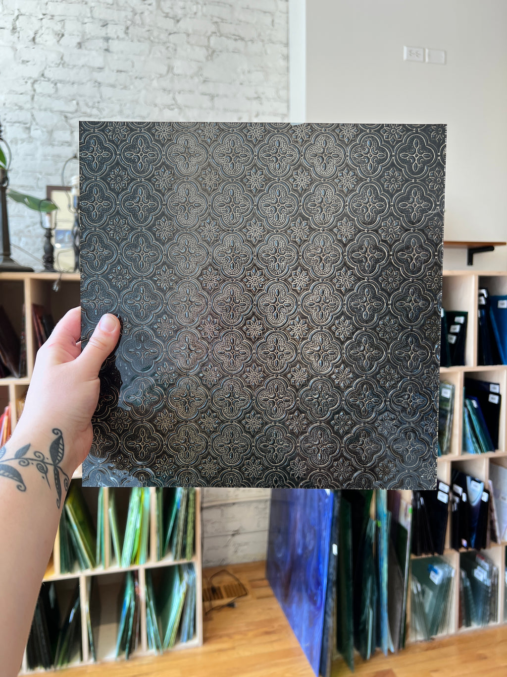 [#701] Van Gogh Glass Black Sparkle on Flora