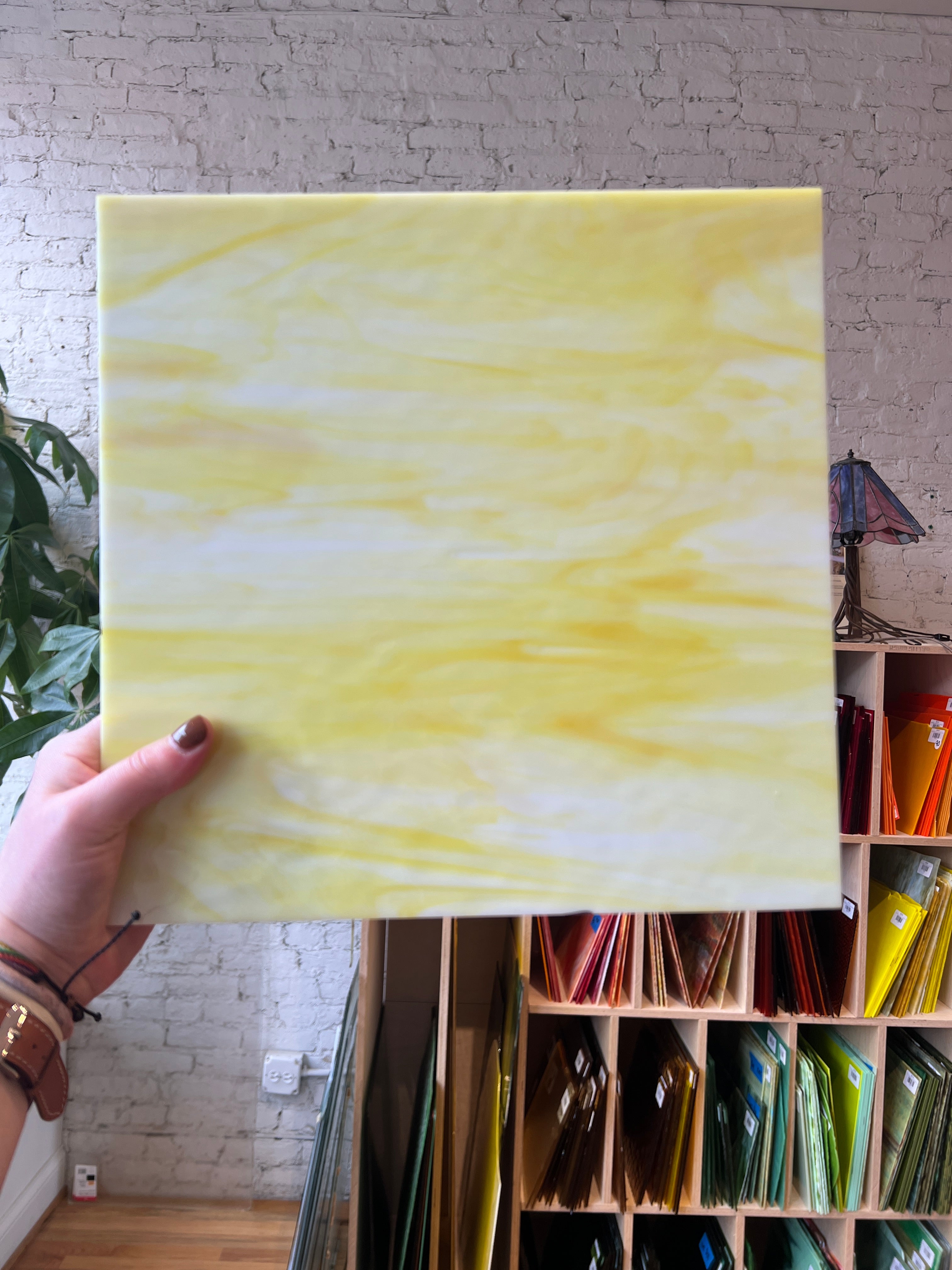 [#203] Oceanside Yellow-White Wispy Fusible
