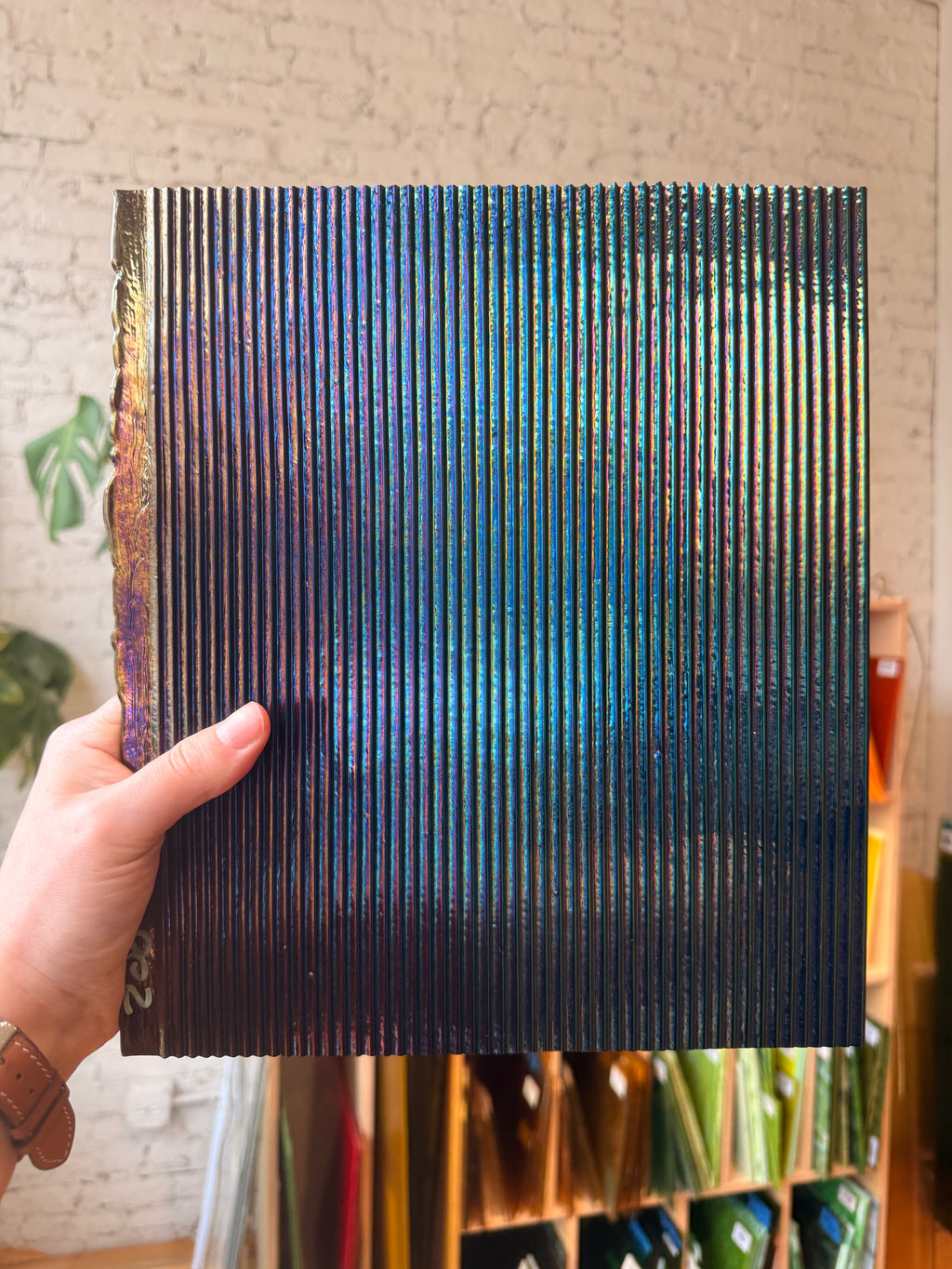 [#375] Bullseye Black Reeded Prismatic Irid