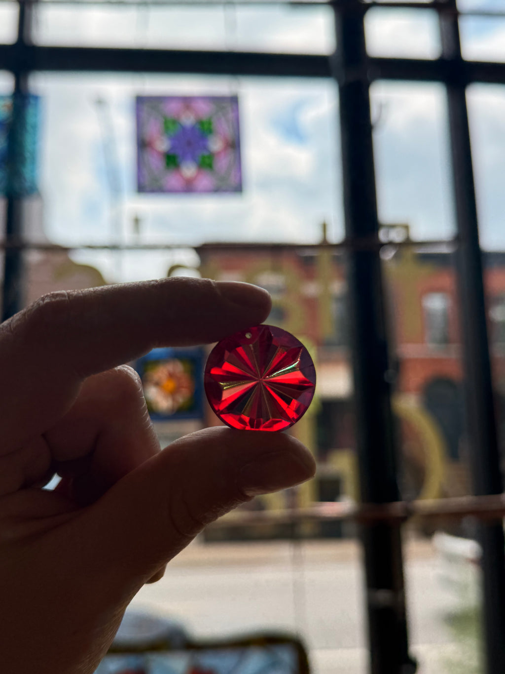 Iridescent Round Beveled Pinwheel Jewel (25mm)