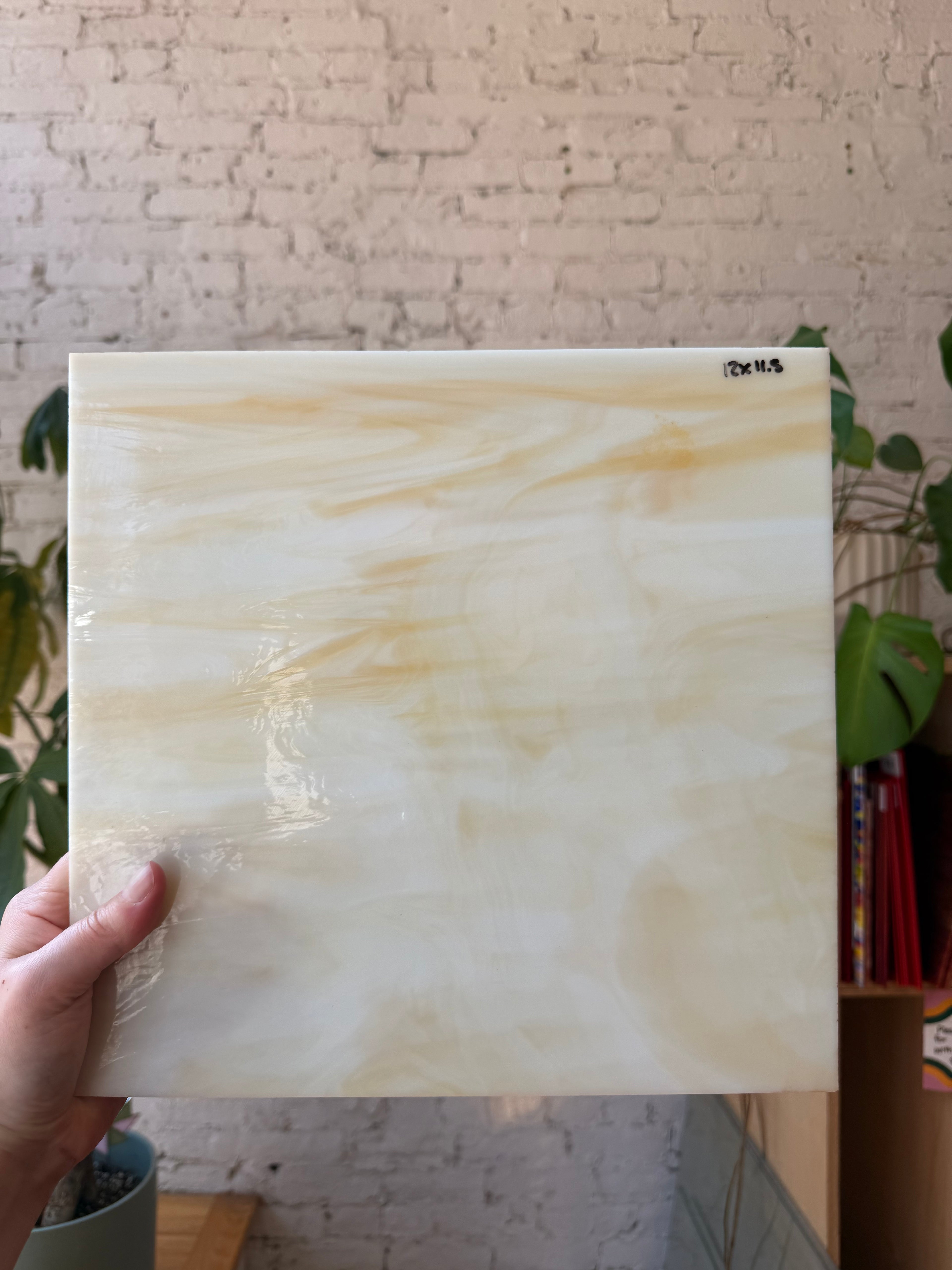 Spectrum White and Light Amber Streaky