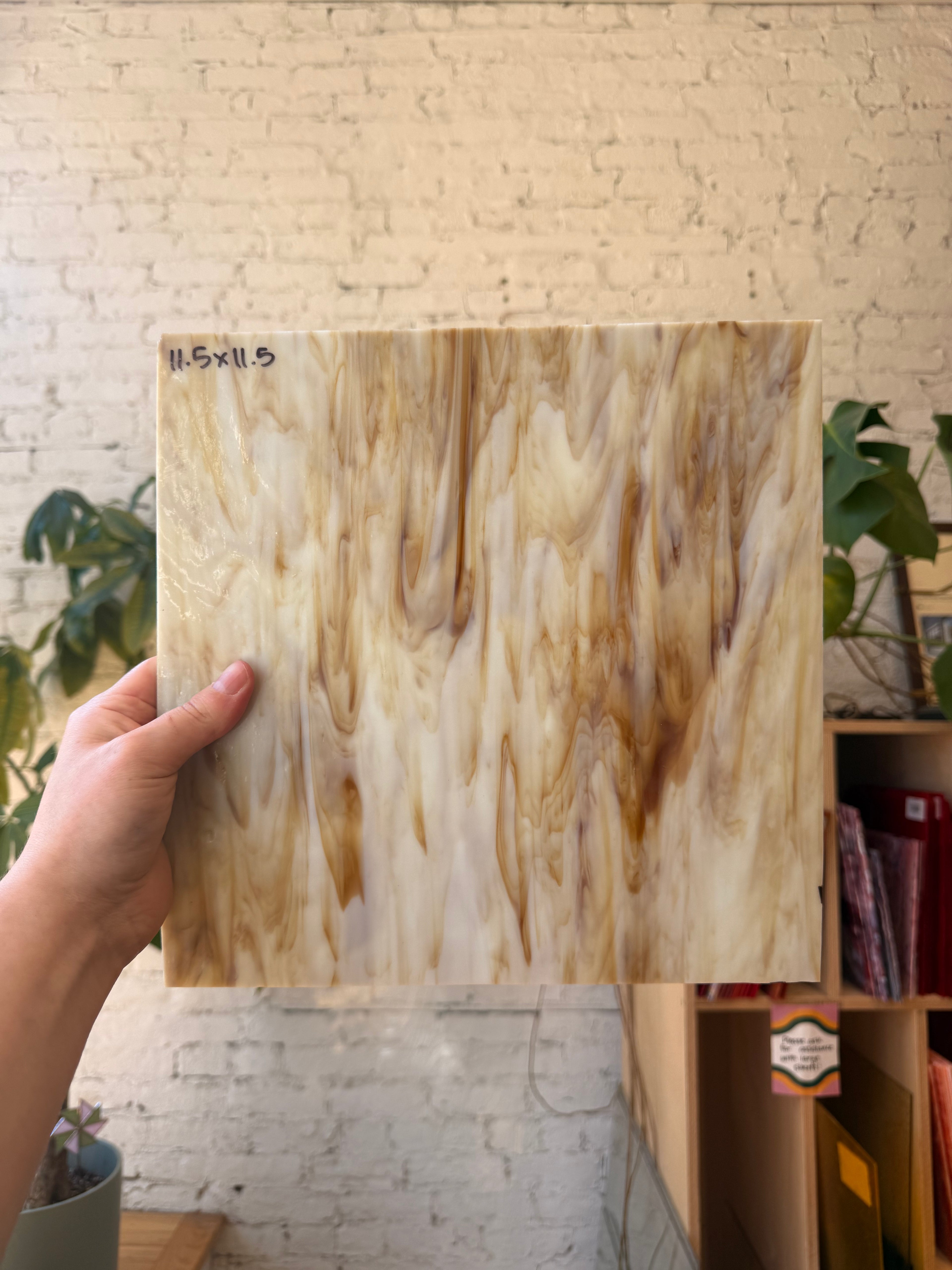 Spectrum White and Medium Amber Streaky
