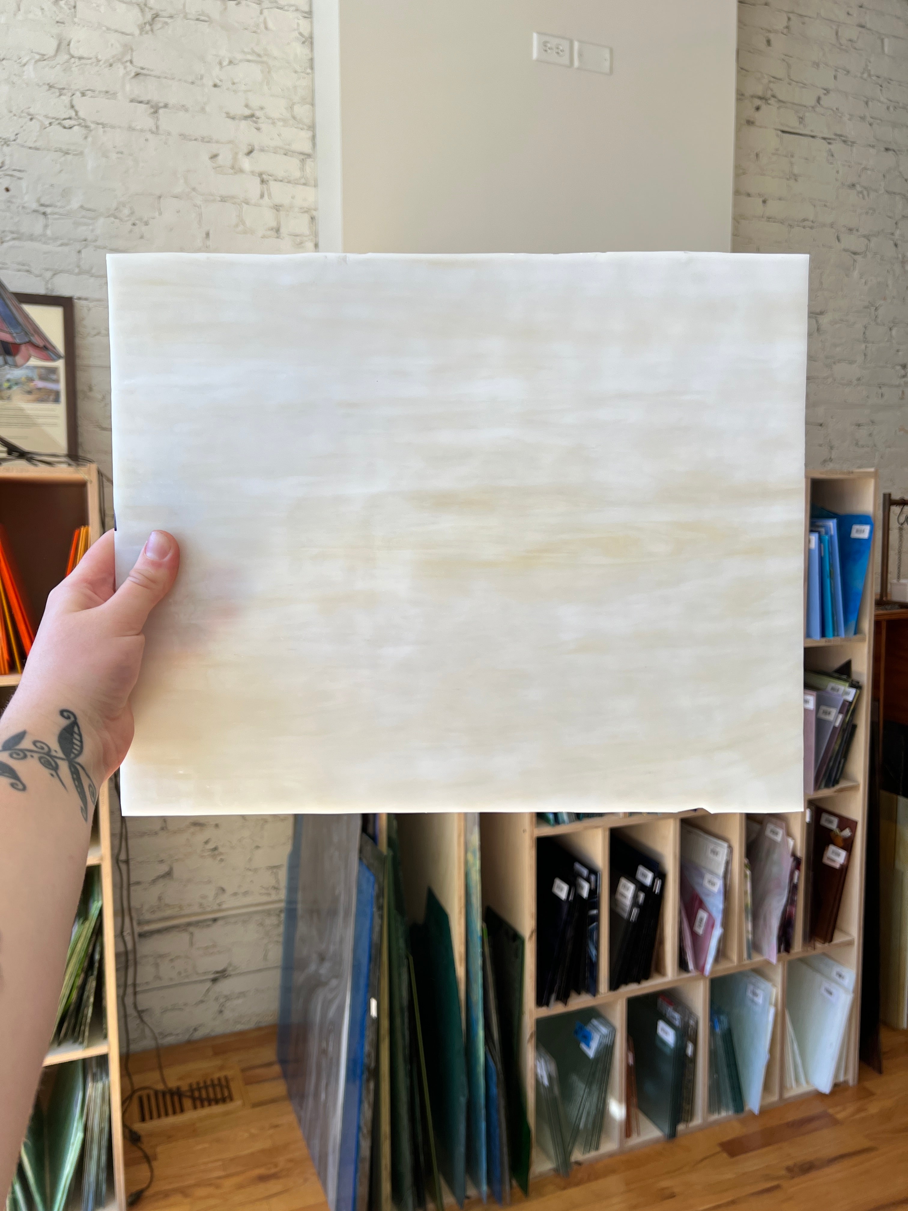 [#175] Wissmach Eggshell Victorian Mottle