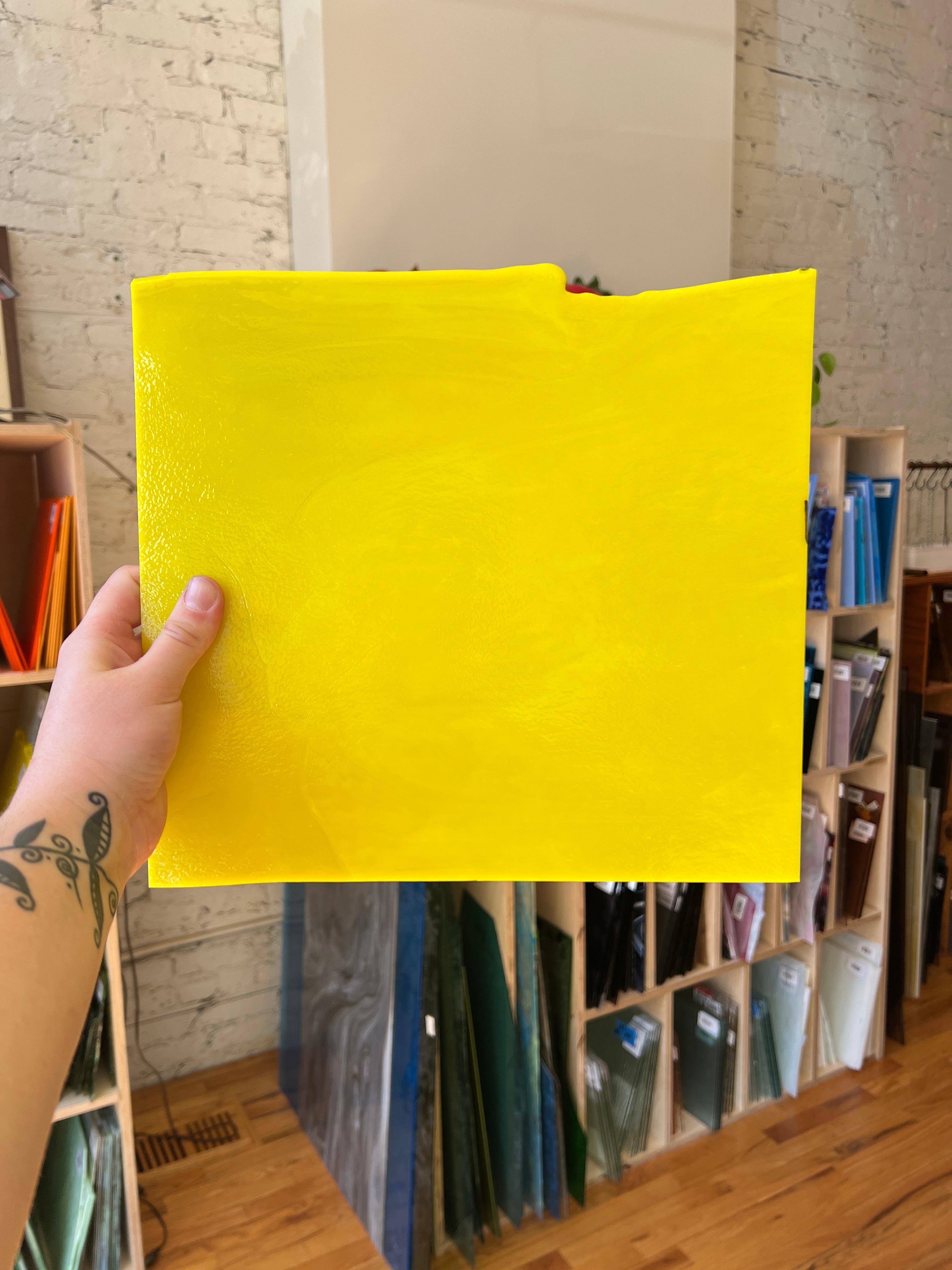 [#371] Bullseye Canary Yellow Double Rolled