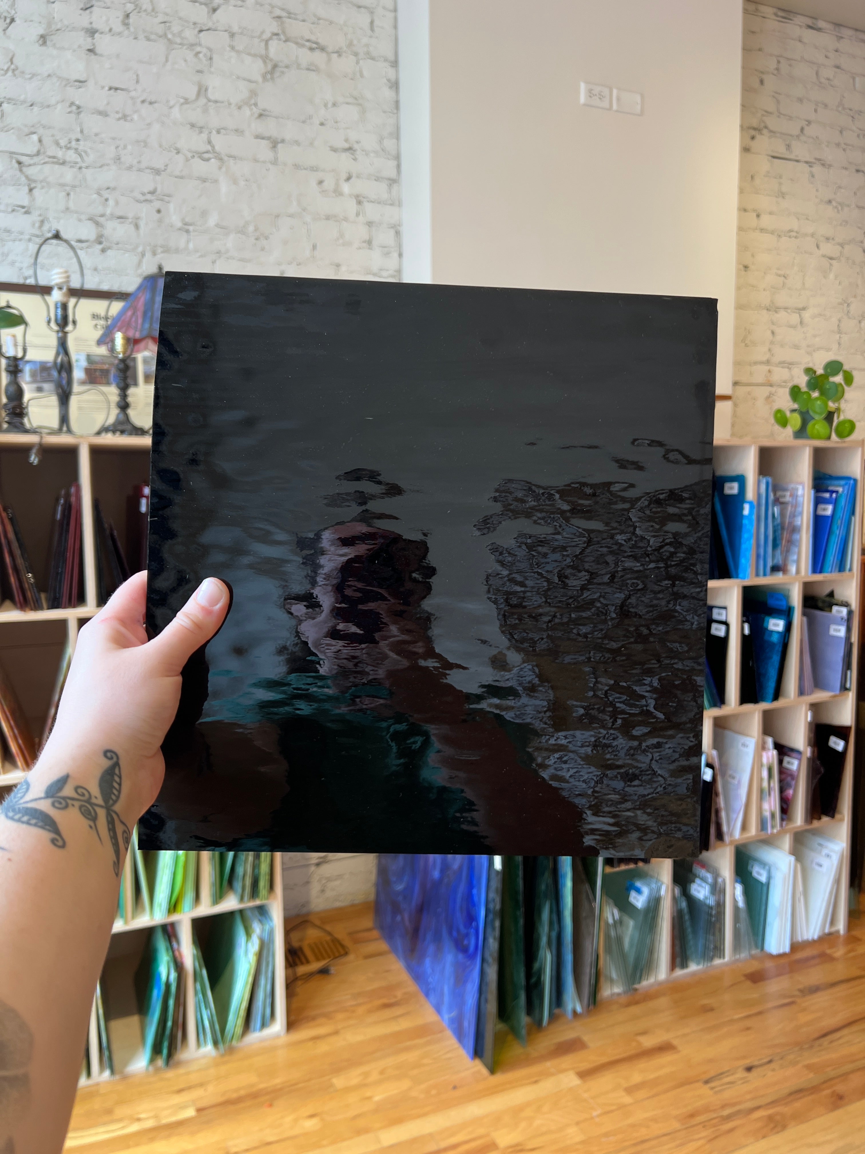 [#2111] Oceanside Black Waterglass