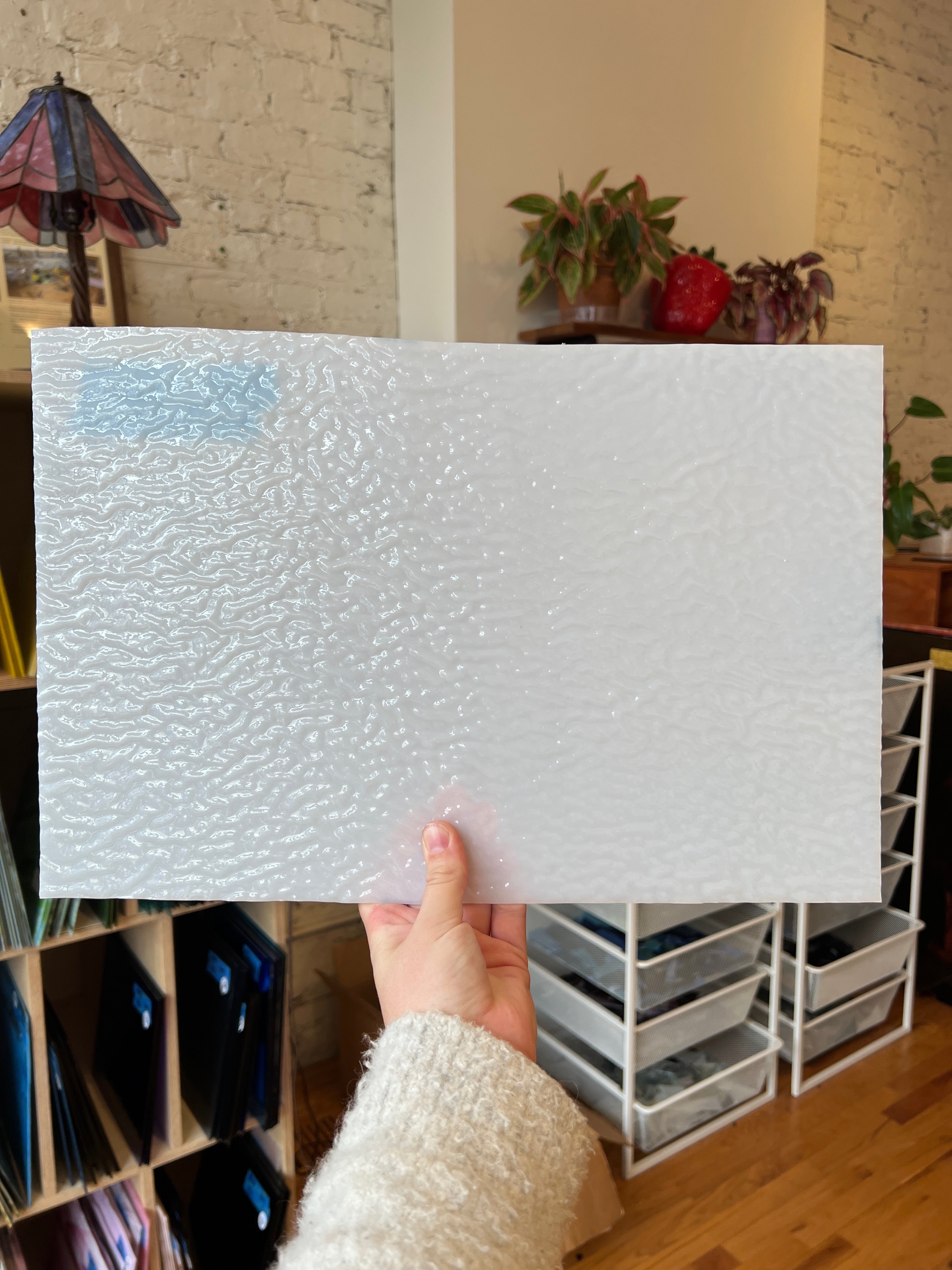 [#144] Wissmach White Cast Opal Ripple