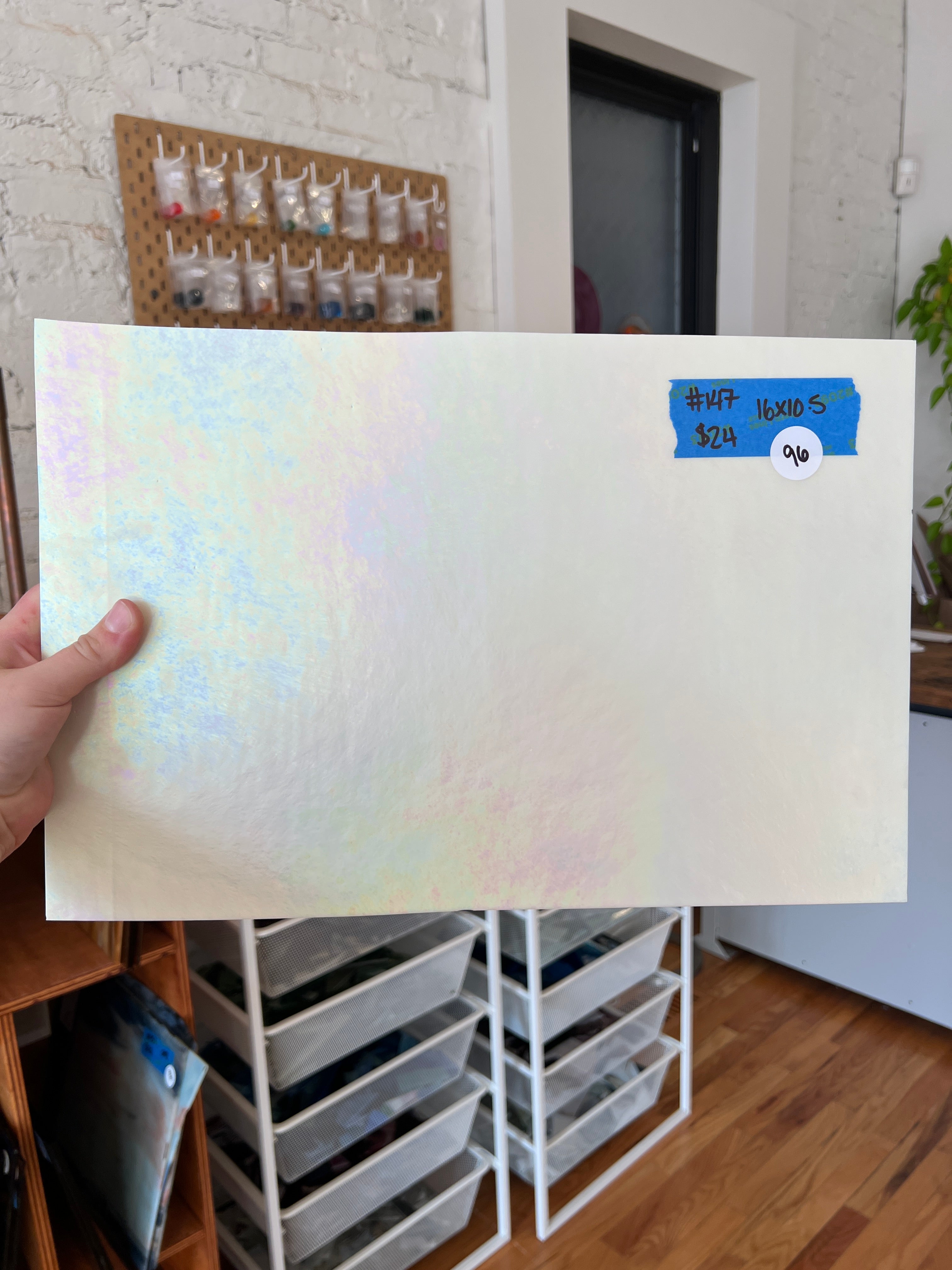 [#147] Wissmach String of Pearls Opal Luminescent