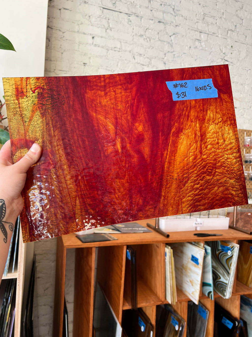 [#162] Wissmach Red, Amber Streaky Granite