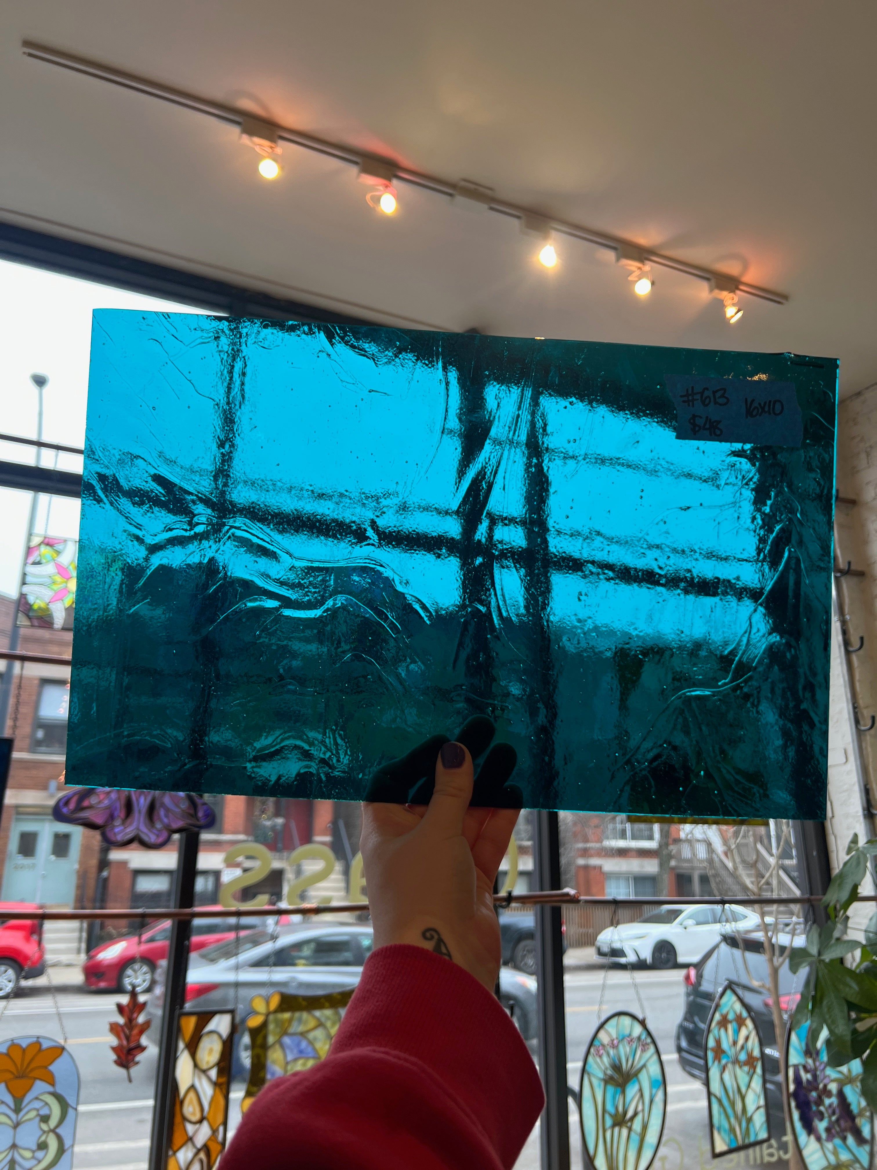 Transparent blue sheet glass